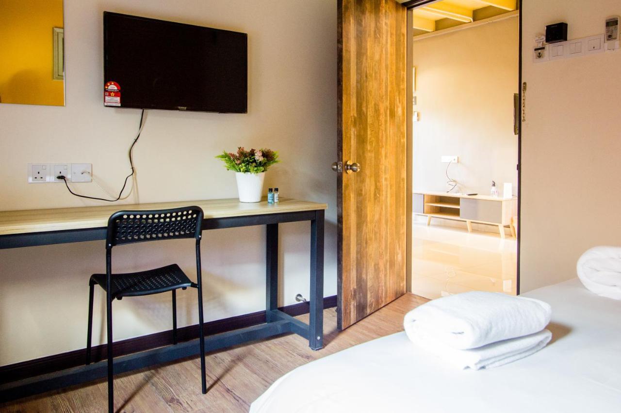 Explore 5Br Gardenhouse Retreats Butterworth Exterior photo